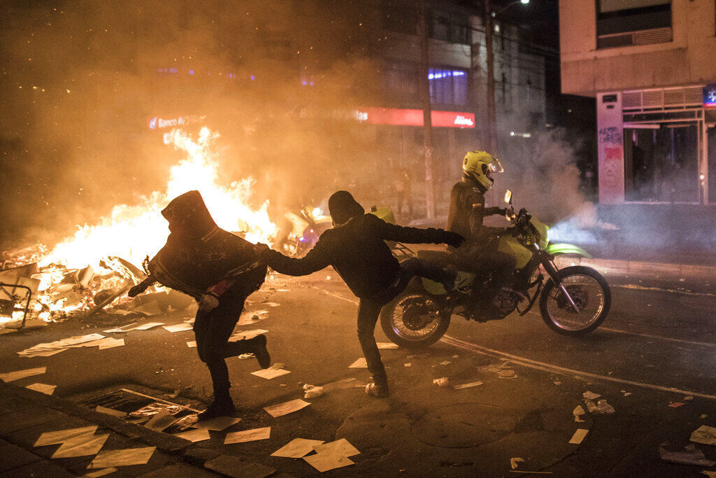 APTOPIX Virus Outbreak Colombia Protest